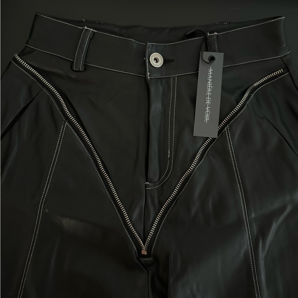 Maniere de Voir adjustable size faux leather - Picture 3 of 6